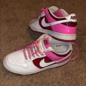 7.5 Pink, Red, White Nike